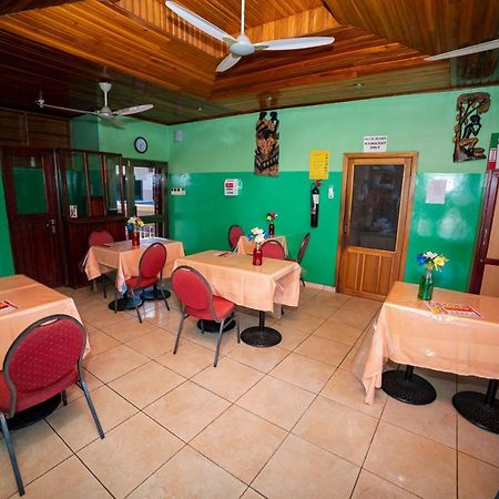 Bombay Hotel Accra Bagian luar foto