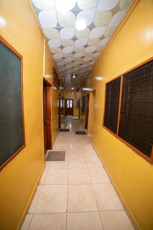 Bombay Hotel Accra Bagian luar foto
