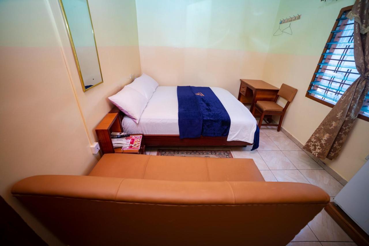 Bombay Hotel Accra Bagian luar foto