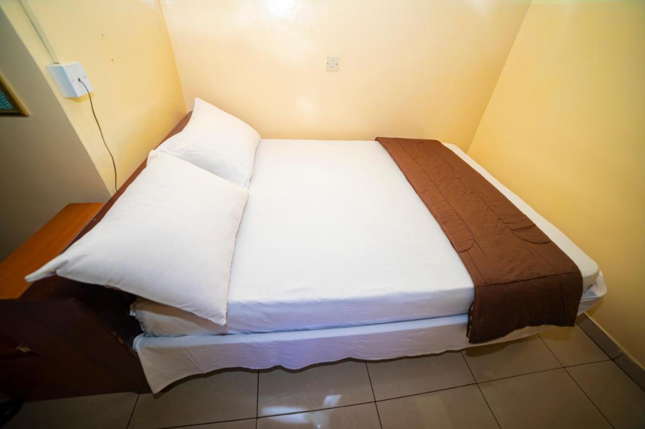 Bombay Hotel Accra Bagian luar foto