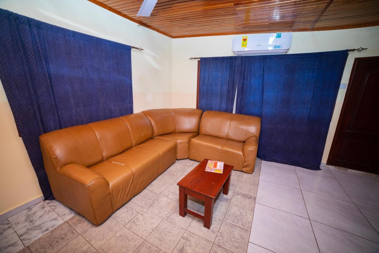 Bombay Hotel Accra Bagian luar foto